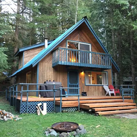 Snowline Cabin #48 - A Classic Family Cabin With An Outdoor Hot Tub!